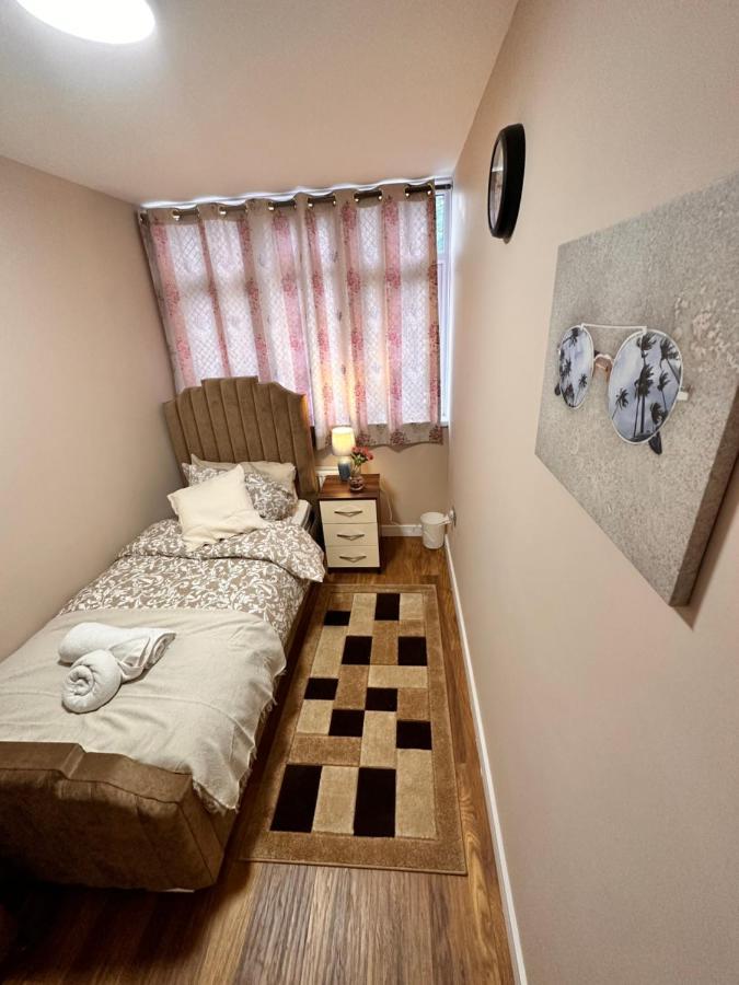 Gasthof Canary Wharf Single Double And En-suite *