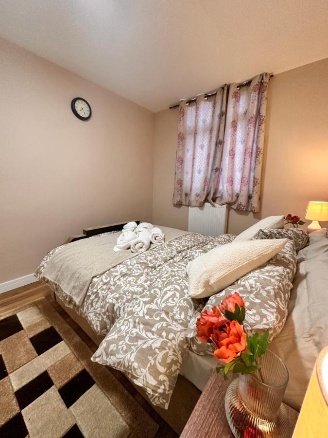 Gasthof Canary Wharf Single Double And En-suite *