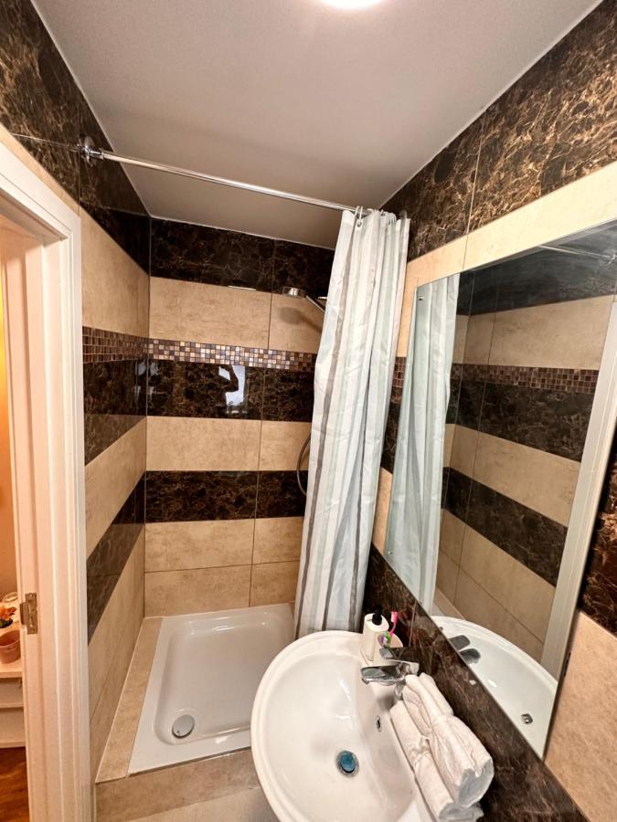 Gasthof Canary Wharf Single Double And En-suite *