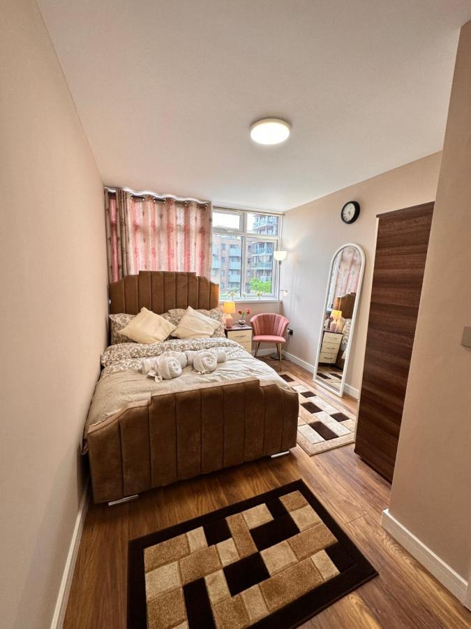 Gasthof Canary Wharf Single Double And En-suite *