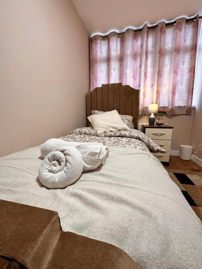 Gasthof Canary Wharf Single Double And En-suite London